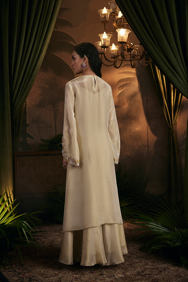 Asymmetric Knotted Detail Long Top Paired with Skirt
